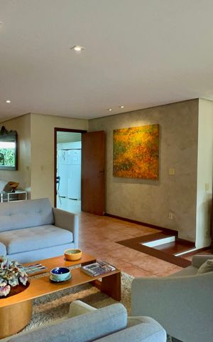 Casa à venda com 397m², 4 quartos e 4 vagasSala