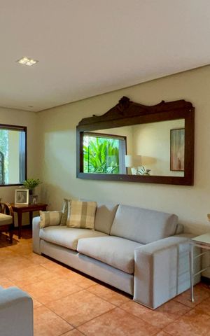 Casa à venda com 397m², 4 quartos e 4 vagasSala