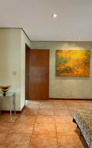Casa à venda com 397m², 4 quartos e 4 vagasSala