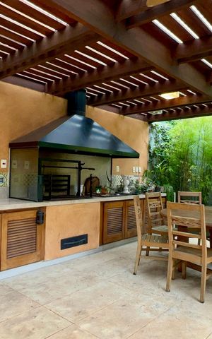 Casa à venda com 397m², 4 quartos e 4 vagasChurrasqueira