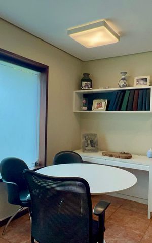 Casa à venda com 397m², 4 quartos e 4 vagasEscritório 1