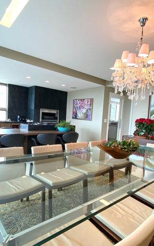 Apartamento à venda com 278m², 4 quartos e 4 vagas Apartamento à venda com 278m², 4 quartos e 4 vagasSala de Jantar