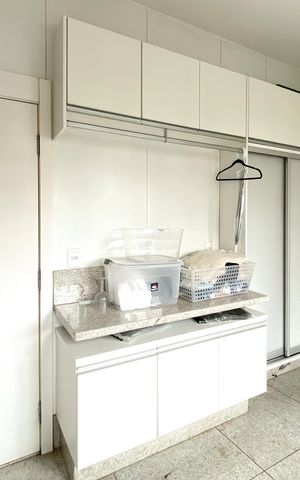 Apartamento à venda com 278m², 4 quartos e 4 vagas Apartamento à venda com 278m², 4 quartos e 4 vagasÁrea de Serviço
