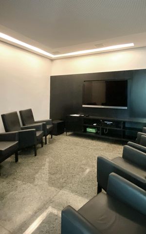 Apartamento à venda com 278m², 4 quartos e 4 vagas Apartamento à venda com 278m², 4 quartos e 4 vagasÁrea comum - Home Cinema