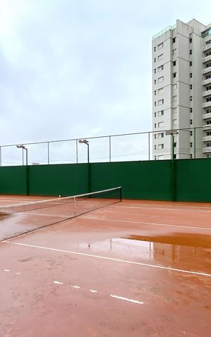 Apartamento à venda com 278m², 4 quartos e 4 vagas Apartamento à venda com 278m², 4 quartos e 4 vagasÁrea comum - Quadra de Tênis