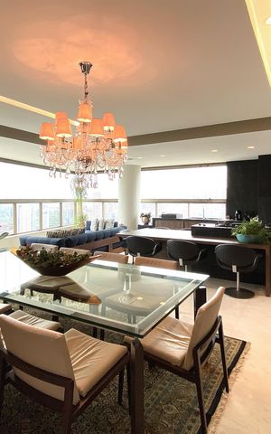 Apartamento à venda com 278m², 4 quartos e 4 vagas Apartamento à venda com 278m², 4 quartos e 4 vagasSala de Jantar