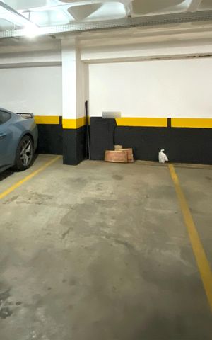 Apartamento à venda com 278m², 4 quartos e 4 vagas Apartamento à venda com 278m², 4 quartos e 4 vagasVaga