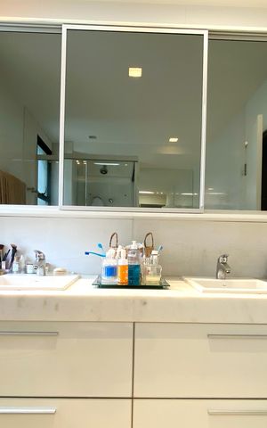 Apartamento à venda com 278m², 4 quartos e 4 vagas Apartamento à venda com 278m², 4 quartos e 4 vagasBanheiro da Suíte 1