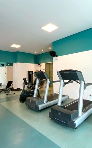 Apartamento à venda com 278m², 4 quartos e 4 vagas Apartamento à venda com 278m², 4 quartos e 4 vagasÁrea comum - Academia