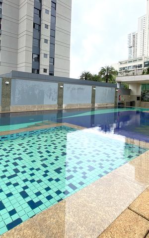 Apartamento à venda com 278m², 4 quartos e 4 vagas Apartamento à venda com 278m², 4 quartos e 4 vagasÁrea comum - Piscina