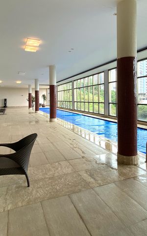 Apartamento à venda com 278m², 4 quartos e 4 vagas Apartamento à venda com 278m², 4 quartos e 4 vagasÁrea comum - Piscina Coberta