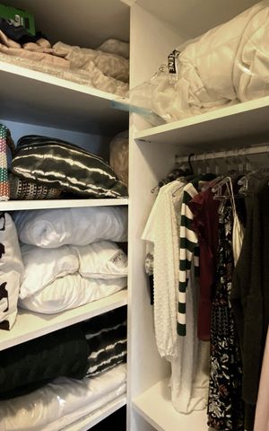 Apartamento à venda com 278m², 4 quartos e 4 vagas Apartamento à venda com 278m², 4 quartos e 4 vagasCloset da suíte 3