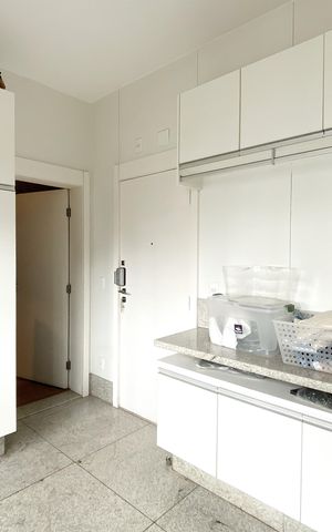Apartamento à venda com 278m², 4 quartos e 4 vagas Apartamento à venda com 278m², 4 quartos e 4 vagasÁrea de Serviço