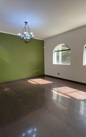 Casa à venda com 398m², 7 quartos e 3 vagas Casa à venda com 398m², 7 quartos e 3 vagasSala