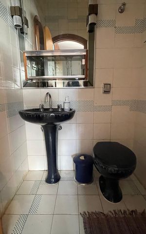 Casa à venda com 398m², 7 quartos e 3 vagas Casa à venda com 398m², 7 quartos e 3 vagasBanheiro 2