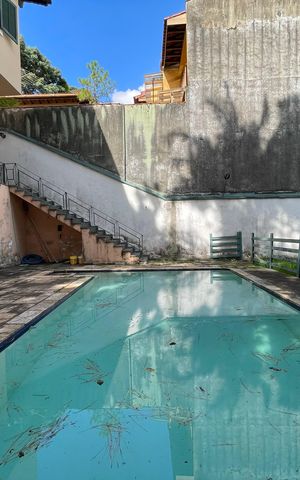 Casa à venda com 398m², 7 quartos e 3 vagas Casa à venda com 398m², 7 quartos e 3 vagasPiscina