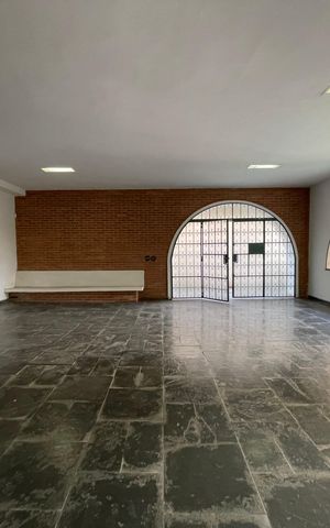 Casa à venda com 398m², 7 quartos e 3 vagas Casa à venda com 398m², 7 quartos e 3 vagasSalão de Festas