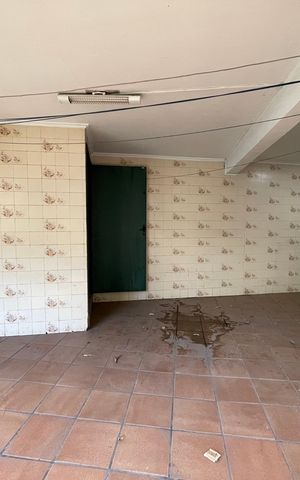 Casa à venda com 398m², 7 quartos e 3 vagas Casa à venda com 398m², 7 quartos e 3 vagasÁrea de Serviço