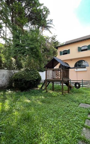 Casa à venda com 398m², 7 quartos e 3 vagas Casa à venda com 398m², 7 quartos e 3 vagasQuintal / Playground