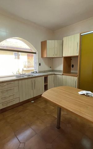 Casa à venda com 398m², 7 quartos e 3 vagas Casa à venda com 398m², 7 quartos e 3 vagasCozinha