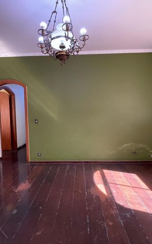Casa à venda com 398m², 7 quartos e 3 vagas Casa à venda com 398m², 7 quartos e 3 vagasSala