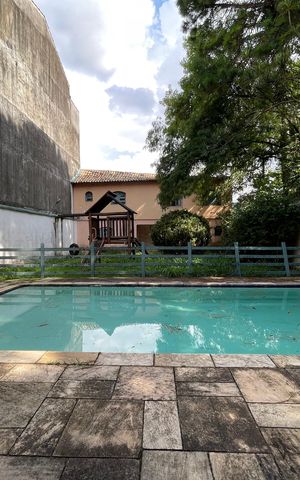 Casa à venda com 398m², 7 quartos e 3 vagas Casa à venda com 398m², 7 quartos e 3 vagasPiscina
