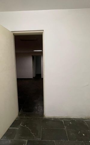Casa à venda com 398m², 7 quartos e 3 vagas Casa à venda com 398m², 7 quartos e 3 vagasQuarto 6