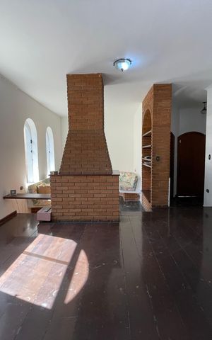 Casa à venda com 398m², 7 quartos e 3 vagas Casa à venda com 398m², 7 quartos e 3 vagasSala