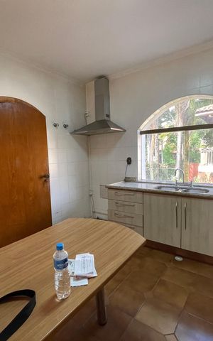 Casa à venda com 398m², 7 quartos e 3 vagas Casa à venda com 398m², 7 quartos e 3 vagasCozinha