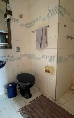 Casa à venda com 398m², 7 quartos e 3 vagas Casa à venda com 398m², 7 quartos e 3 vagasBanheiro 2