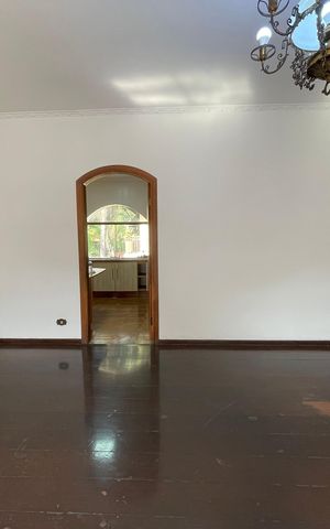 Casa à venda com 398m², 7 quartos e 3 vagas Casa à venda com 398m², 7 quartos e 3 vagasSala