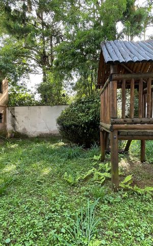 Casa à venda com 398m², 7 quartos e 3 vagas Casa à venda com 398m², 7 quartos e 3 vagasQuintal