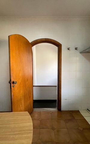 Casa à venda com 398m², 7 quartos e 3 vagas Casa à venda com 398m², 7 quartos e 3 vagasCozinha