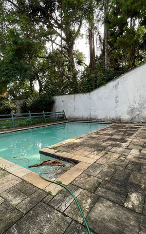 Casa à venda com 398m², 7 quartos e 3 vagas Casa à venda com 398m², 7 quartos e 3 vagasPiscina