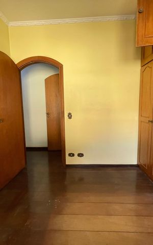 Casa à venda com 398m², 7 quartos e 3 vagas Casa à venda com 398m², 7 quartos e 3 vagasQuarto 3