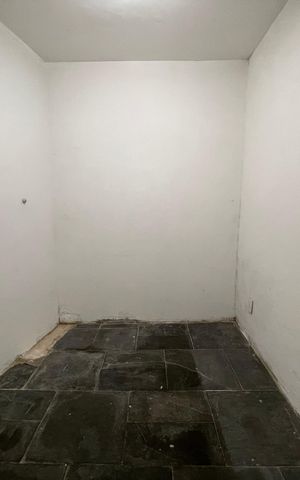 Casa à venda com 398m², 7 quartos e 3 vagas Casa à venda com 398m², 7 quartos e 3 vagasQuarto 6