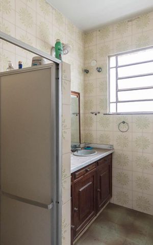 Casa à venda com 333m², 5 quartos e 3 vagasBanheiro 2