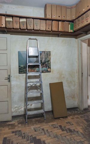 Casa à venda com 333m², 5 quartos e 3 vagasSuíte