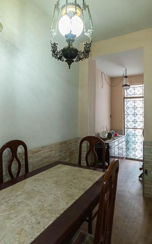 Casa à venda com 333m², 5 quartos e 3 vagasSala