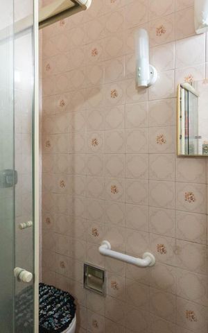 Casa à venda com 333m², 5 quartos e 3 vagasBanheiro 1
