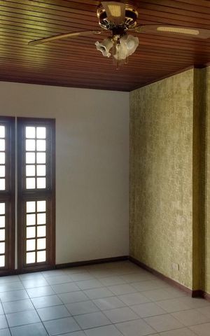 Casa para alugar com 550m², 9 quartos e 6 vagas
