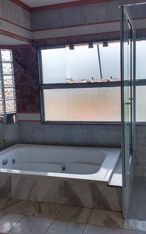 Casa para alugar com 550m², 9 quartos e 6 vagas