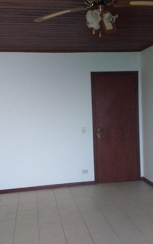Casa para alugar com 550m², 9 quartos e 6 vagas