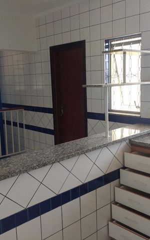 Casa para alugar com 550m², 9 quartos e 6 vagas