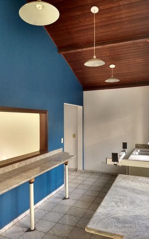 Casa para alugar com 550m², 9 quartos e 6 vagas