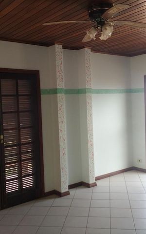 Casa para alugar com 550m², 9 quartos e 6 vagas