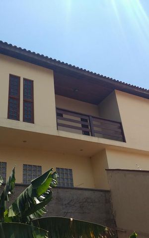 Casa para alugar com 550m², 9 quartos e 6 vagas