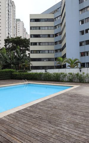 Apartamento à venda com 300m², 4 quartos e 4 vagasÁrea comum - Piscina