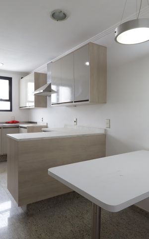 Apartamento à venda com 300m², 4 quartos e 4 vagasCozinha