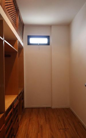 Apartamento à venda com 300m², 4 quartos e 4 vagasCloset da suíte 1